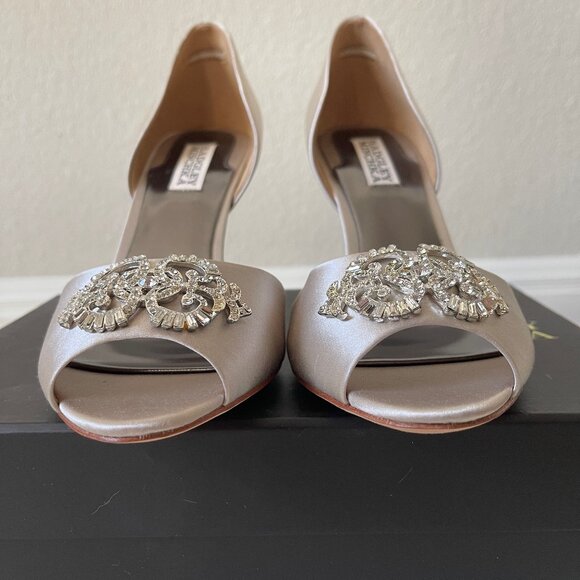 Badgley Mischka Salsa D’Orsay Pump in silver satin, size 10 - Picture 2 of 15